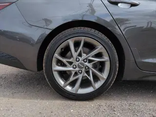 Genesis G70 2022 2.0T 4p Sedan