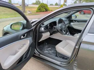 Genesis G70 2022 2.0T 4p Sedan