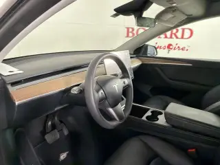 Tesla Model Y 2024 Long Range 4p Crossover