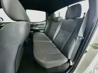 Toyota Tacoma 2017 4x2 TRD Sport 4p Doble Cabina 5.0 ft SB
