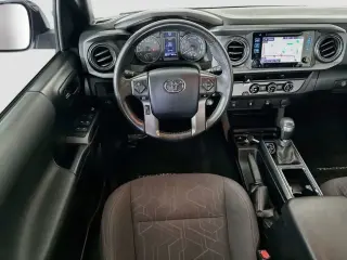 Toyota Tacoma 2017 4x2 TRD Sport 4p Doble Cabina 5.0 ft SB