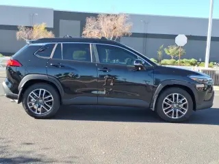 Toyota Corolla Cross 2026 AWD XLE 4p Crossover