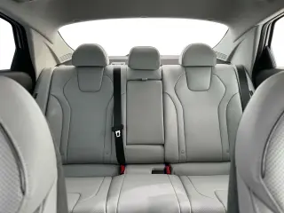 Hyundai ELANTRA 2025 Limited 4p Sedan
