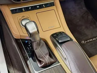 Lexus ES 350 Sedán 4p 2017