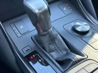 Lexus IS 300 2024 F SPORT Design Sedán de 4 puertas