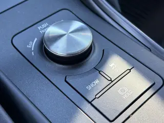 Lexus IS 300 2024 F SPORT Design Sedán de 4 puertas