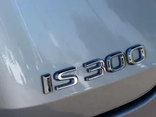 Lexus IS 300 2024 F SPORT Design Sedán de 4 puertas
