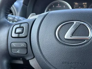 Lexus IS 300 2024 F SPORT Design Sedán de 4 puertas