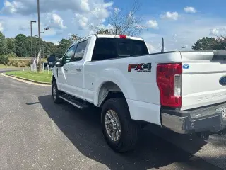 Ford F-250 Super Duty 2019 4x4 XLT 4 puertas Crew Cab batea de 6.8 pies Pickup