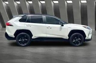 Toyota RAV4 Hybrid 2021 AWD XSE SUV de 4 puertas
