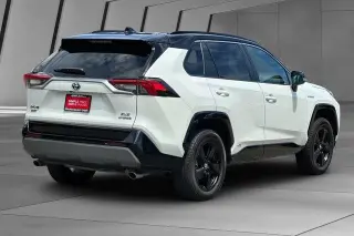 Toyota RAV4 Hybrid 2021 AWD XSE SUV de 4 puertas