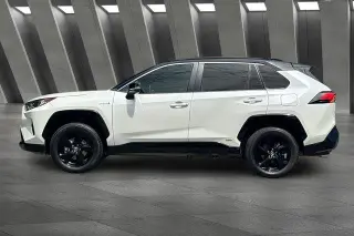 Toyota RAV4 Hybrid 2021 AWD XSE SUV de 4 puertas