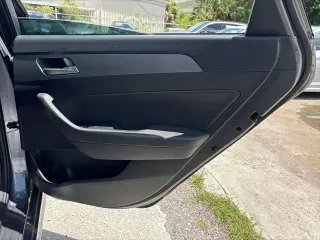 Sedán Hyundai SONATA 2018 SEL+ de 4 puertas (lanzamiento de mitad de año)
