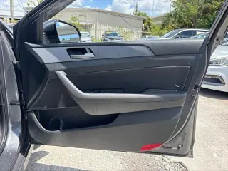 Sedán Hyundai SONATA 2018 SEL+ de 4 puertas (lanzamiento de mitad de año)