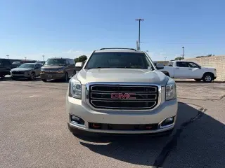 GMC Yukon 2015 4x4 SLT SUV de 5 puertas