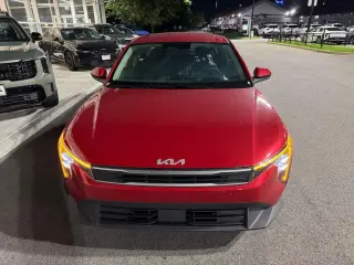 Sedán Kia K4 LXS 2025 de 4 puertas