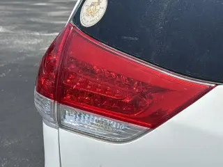 Toyota Sienna 2014 LE Mini-van de 4 puertas con asiento de acceso automático para 7 pasajeros