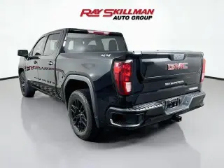 GMC Sierra 1500 Limited 2022 4x4 Elevation Standard Cabina Doble de 4 pnas. y caja corta de 5.8 pies