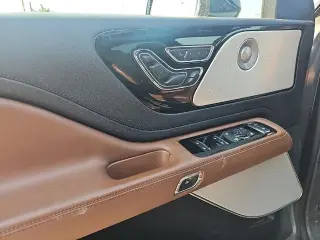 SUV de 4 puertas Lincoln Aviator Reserve AWD 2020