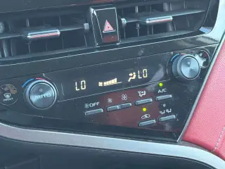 Toyota Camry Hybrid 2022 XSE Sedán de 4 puertas