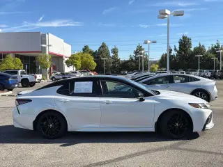 Toyota Camry Hybrid 2022 XSE Sedán de 4 puertas