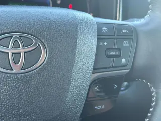 Sedán de 4 puertas Toyota Camry SE 2026