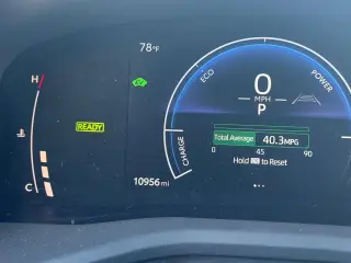 Sedán de 4 puertas Toyota Camry SE 2026