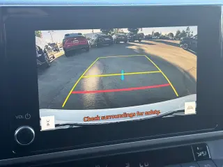 Sedán de 4 puertas Toyota Camry SE 2026