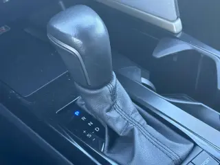 Sedán de 4 puertas Toyota Camry SE 2026