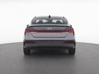 Hyundai ELANTRA Hybrid 2025 Blue sedán de 4 puertas