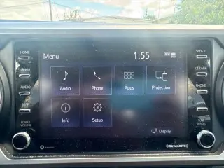 Toyota Tacoma 2022 4x2 SR5 V6 4 puertas Doble Cabina 5.0 pies batea corta