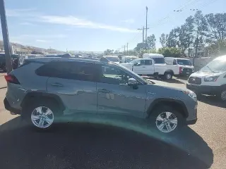 Toyota RAV4 Hybrid 2021 AWD XLE SUV de 4 puertas