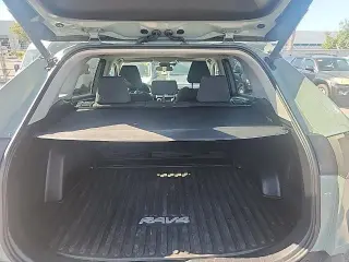 Toyota RAV4 Hybrid 2021 AWD XLE SUV de 4 puertas