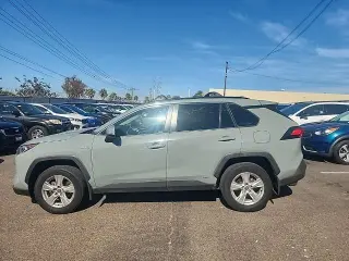 Toyota RAV4 Hybrid 2021 AWD XLE SUV de 4 puertas