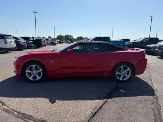 Chevrolet Camaro 2023 LT Convertible de 2 puertas con paquete 1LT