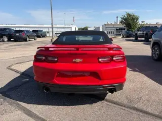 Chevrolet Camaro 2023 LT Convertible de 2 puertas con paquete 1LT