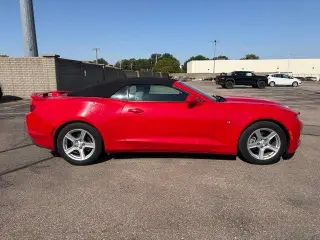 Chevrolet Camaro 2023 LT Convertible de 2 puertas con paquete 1LT