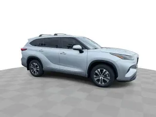 Toyota Highlander 2023 AWD XLE SUV de 4 puertas