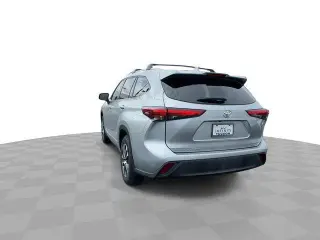 Toyota Highlander 2023 AWD XLE SUV de 4 puertas