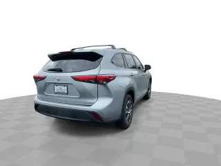 Toyota Highlander 2023 AWD XLE SUV de 4 puertas