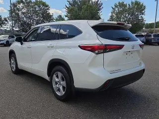 Toyota Highlander 2021 AWD LE SUV de 4 puertas