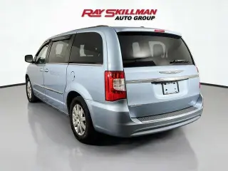 Chrysler Town and Country 2013 Touring Mini-Van 4 puertas