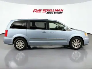 Chrysler Town and Country 2013 Touring Mini-Van 4 puertas