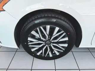 Nissan Altima 2025 AWD 2.5 SV Sedán de 4 puertas