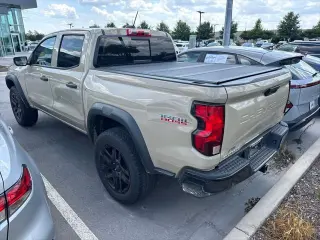 Chevrolet Colorado 2023 4x4 Trail Boss Cabina Doble de 4 puertas y caja corta de 5 pies