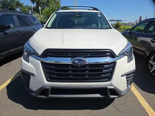 Subaru Ascent 2023 AWD Limited de 7 pasajeros y 4 puertas (SUV)