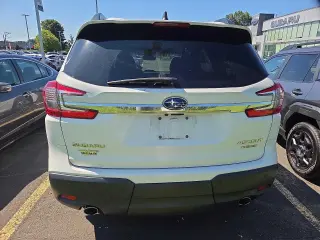 Subaru Ascent 2023 AWD Limited de 7 pasajeros y 4 puertas (SUV)