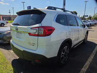Subaru Ascent 2023 AWD Limited de 7 pasajeros y 4 puertas (SUV)