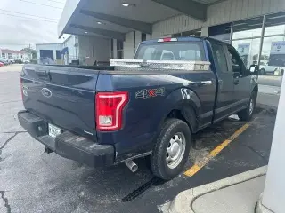 Ford F-150 2015 4x4 XL SuperCab de 4 puertas y caja larga de 8 pies