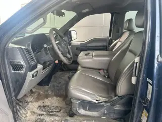 Ford F-150 2015 4x4 XL SuperCab de 4 puertas y caja larga de 8 pies